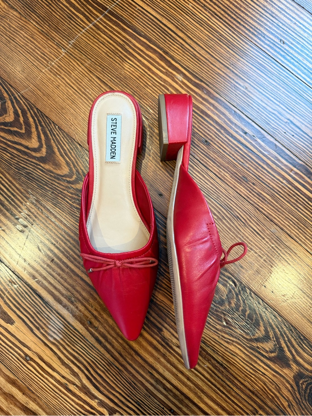 Steve Madden Red Pointed Bow-Accent Slide Mules - Picture 3 of 5